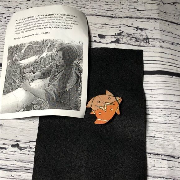 Vintage Lois Beardslee Ojibwe birch turtle pin - Picture 1 of 6
